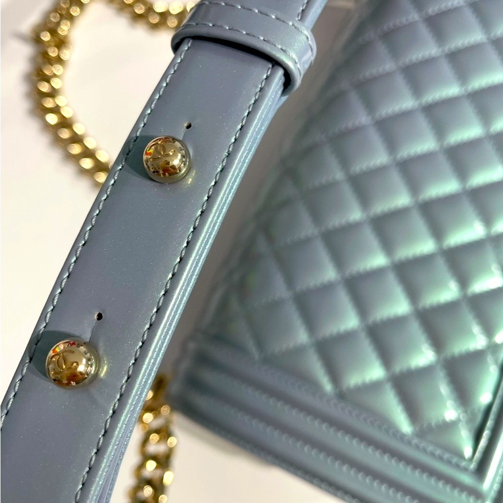 Elegant Blue Quilted Shoulder Bag - Picture 11 of 16